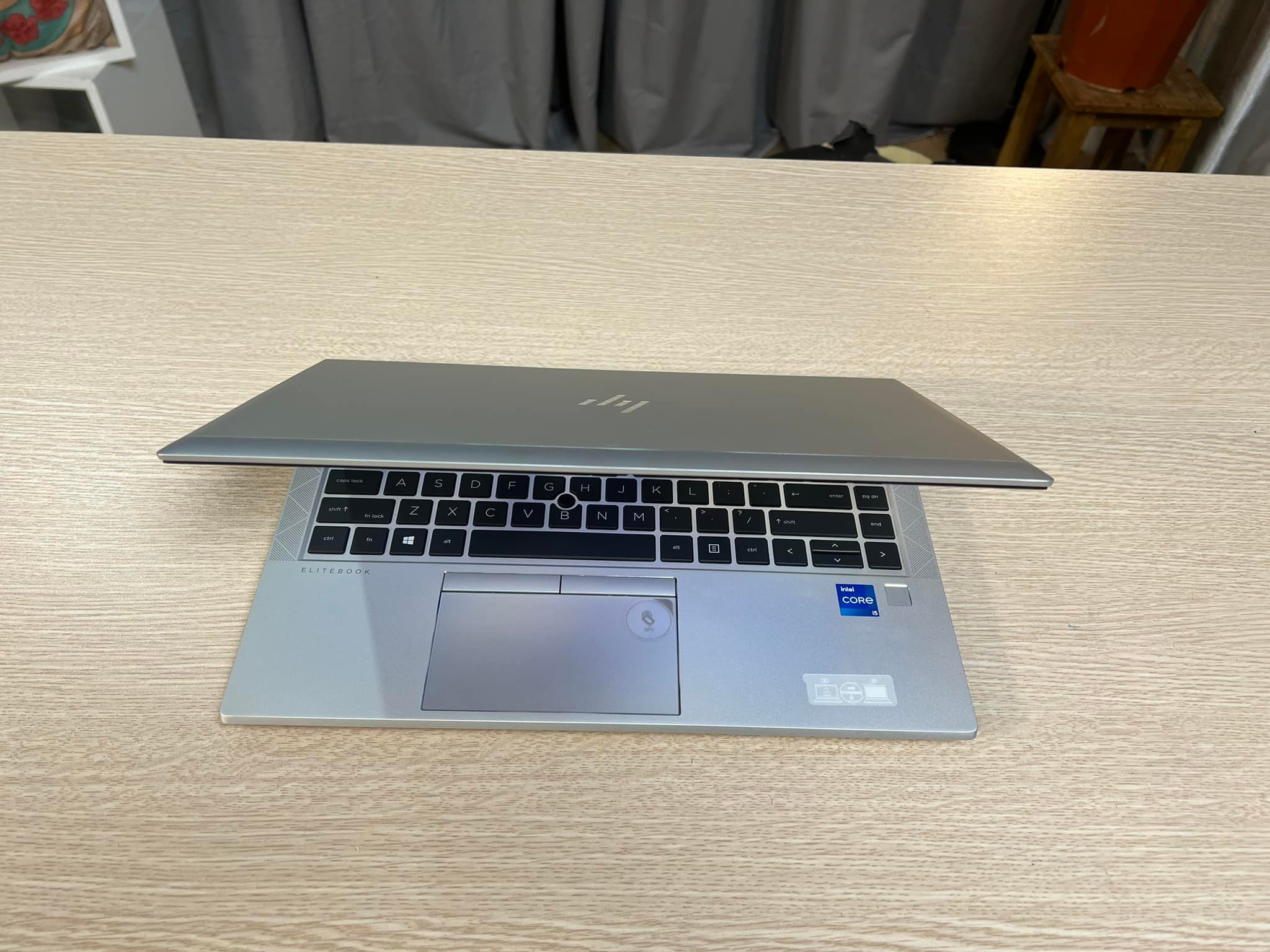 Laptop HP Elitbook 840G8-2.jpeg